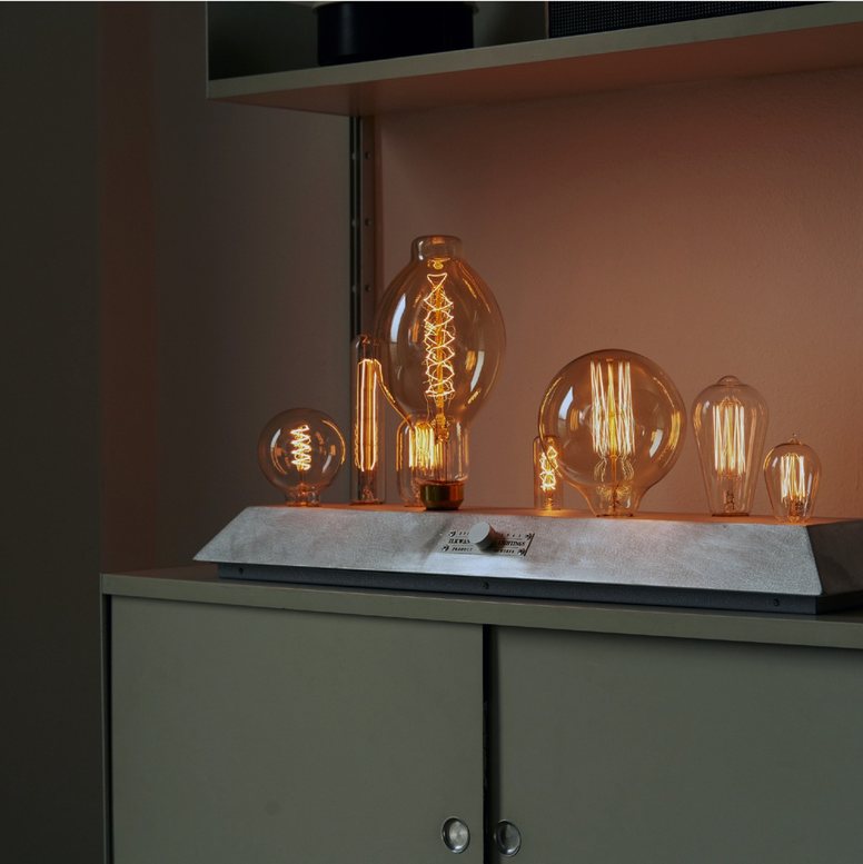 LANDSCAPE68 Table