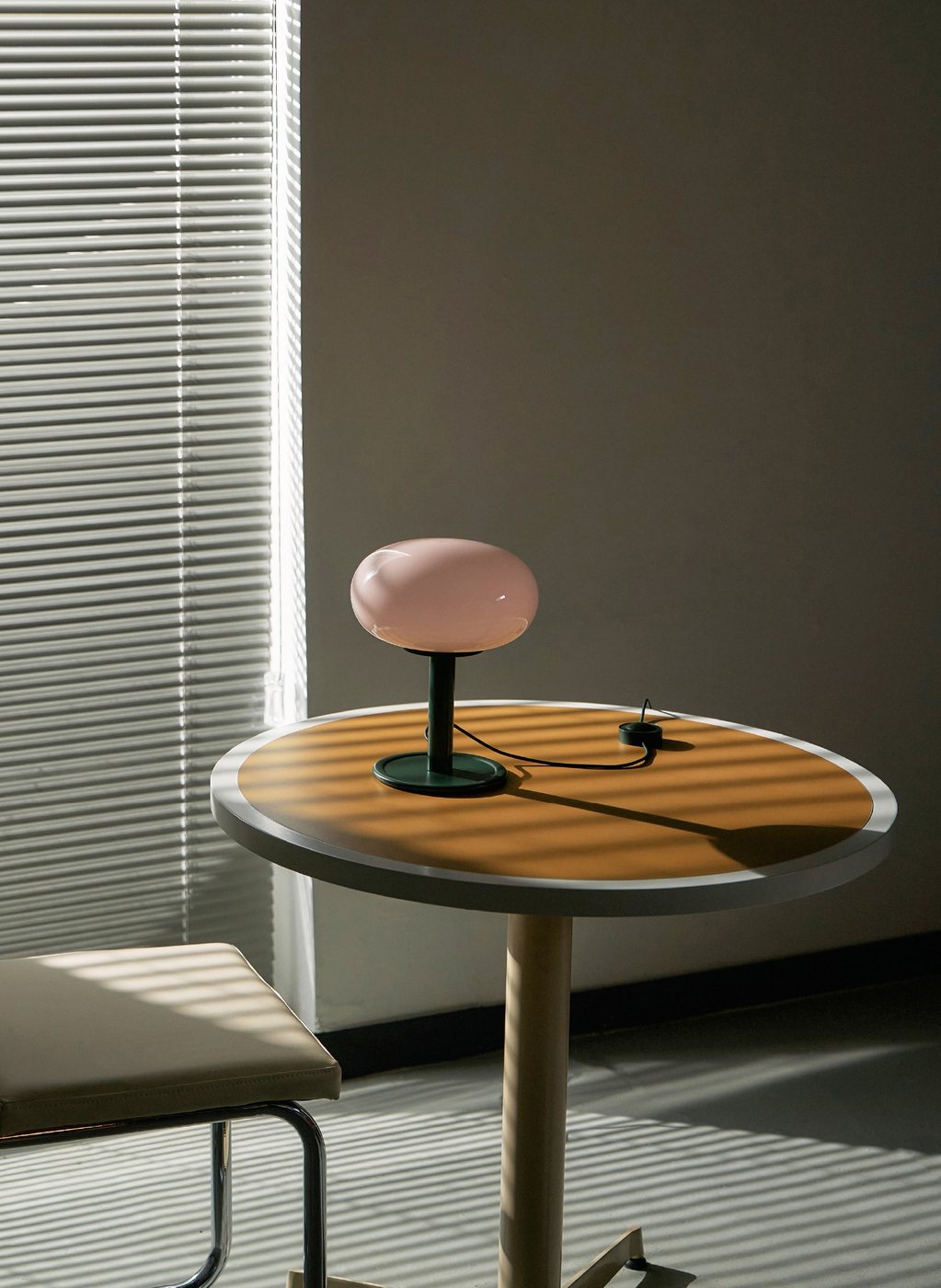 SNOWBALL22 V2 SOLID Table